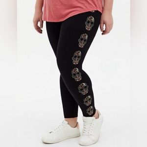 Torrid - Full Length Premium Legging w Sugar Skulls, Size 3